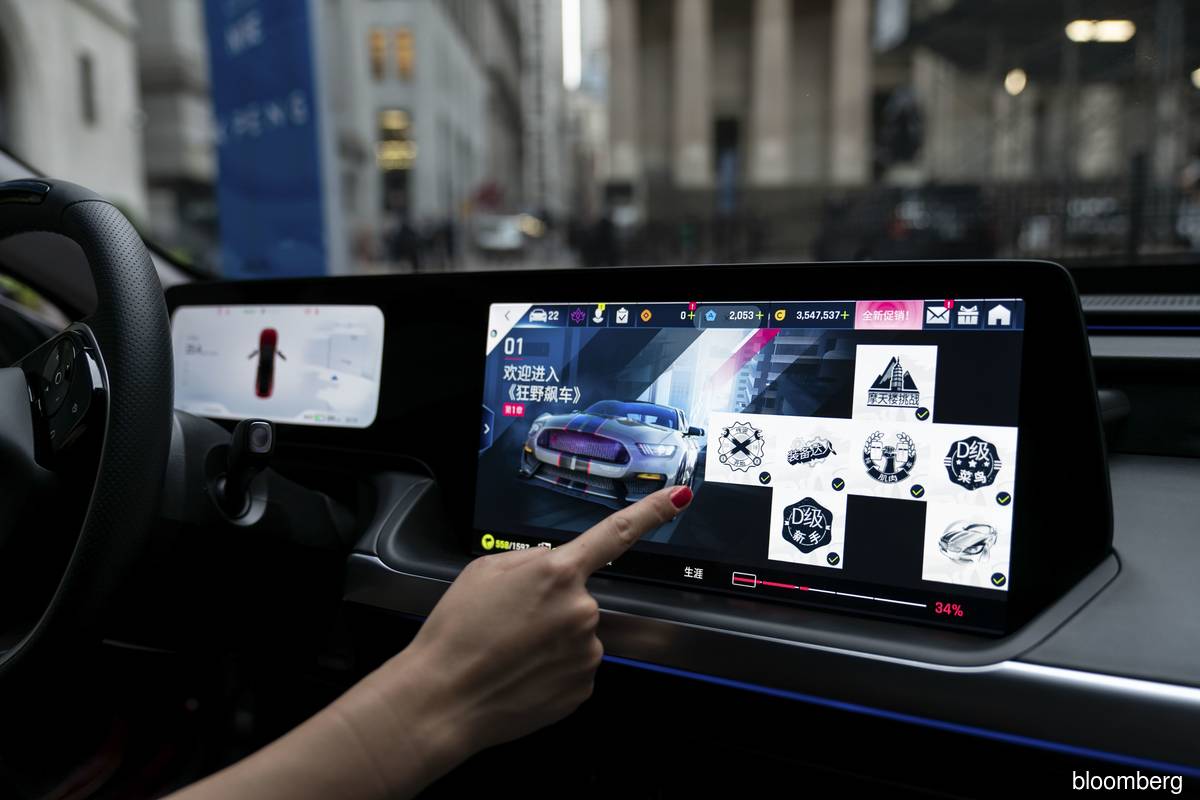 BMW missing out on China’s karaoke fans exposes digital car gap